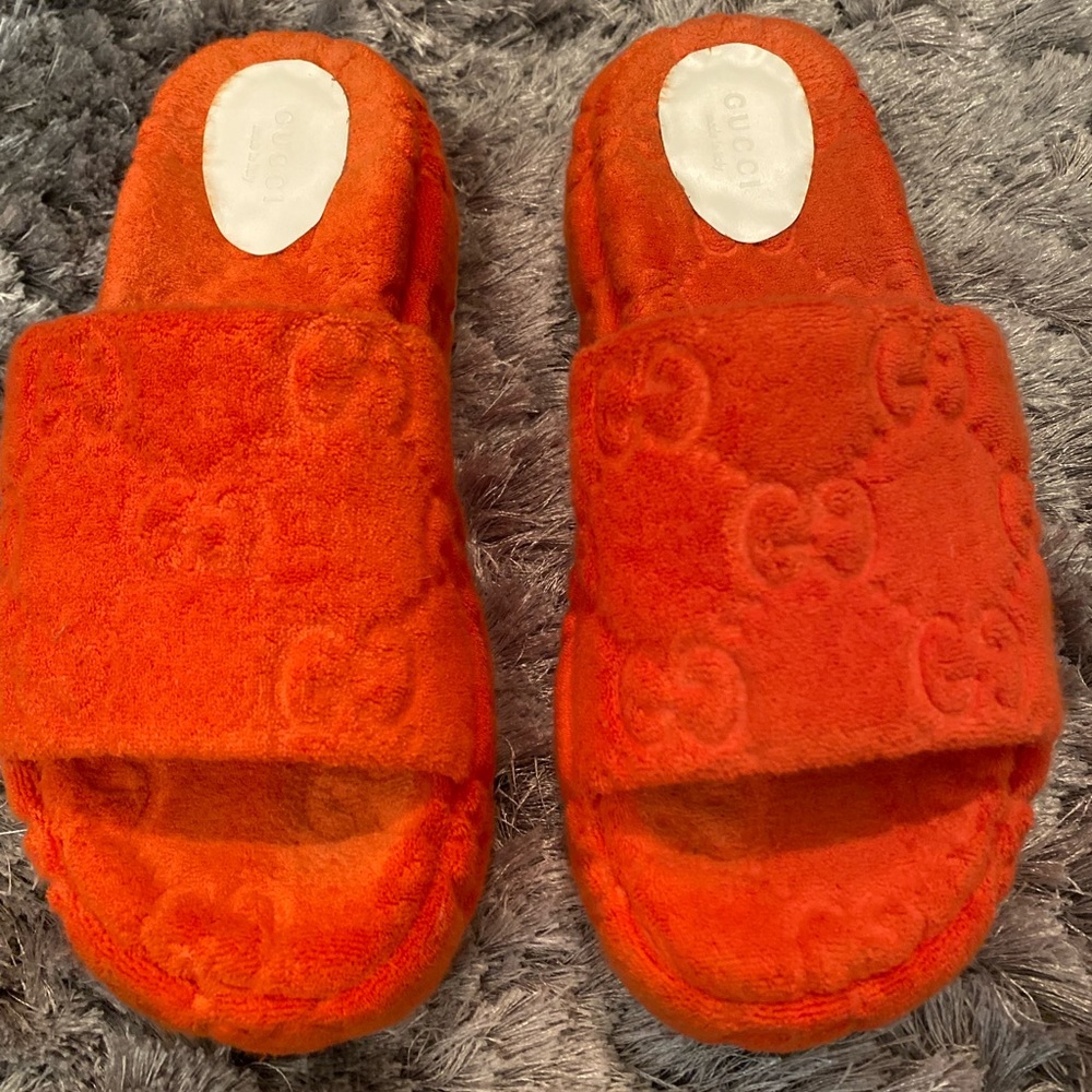 Gucci platform terry cloth slides- excellent condition